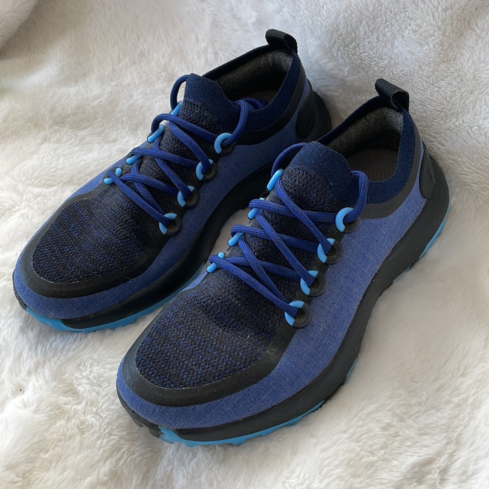 Allbirds Womens Trail Runners size 9 - ultraMarine blue